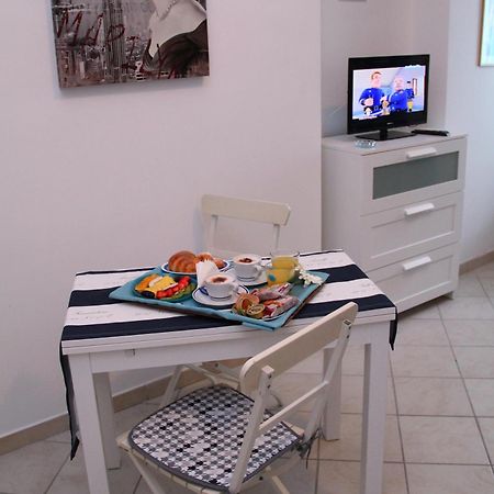 B&B Darsena Поцуоли Екстериор снимка