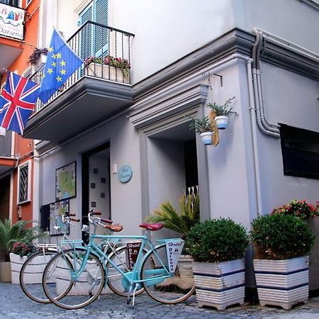 B&B Darsena Поцуоли Екстериор снимка